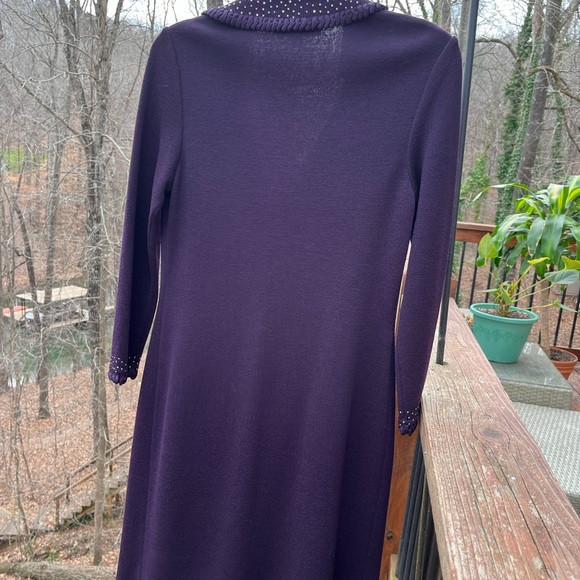 Beautiful vintage ST JOHN purple knee length evening dress - Picture 2 of 4